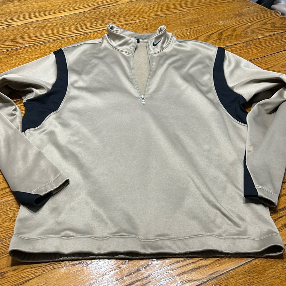 Nike Golf tan men’s 1/4 zip pullover fleece. Good condition. Size Large.